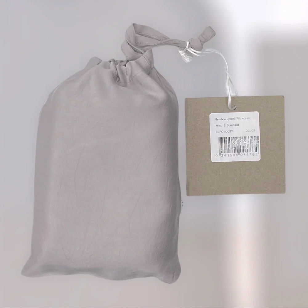 NEW Ettitude Travel Pillowcase Bamboo Lyocell Standard Size Mist Color w/ Pouch - Picture 4 of 10